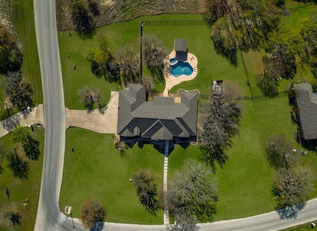 221 Arapahoe Ridge Weatherford, TX 76087 - Photo 3 of 36