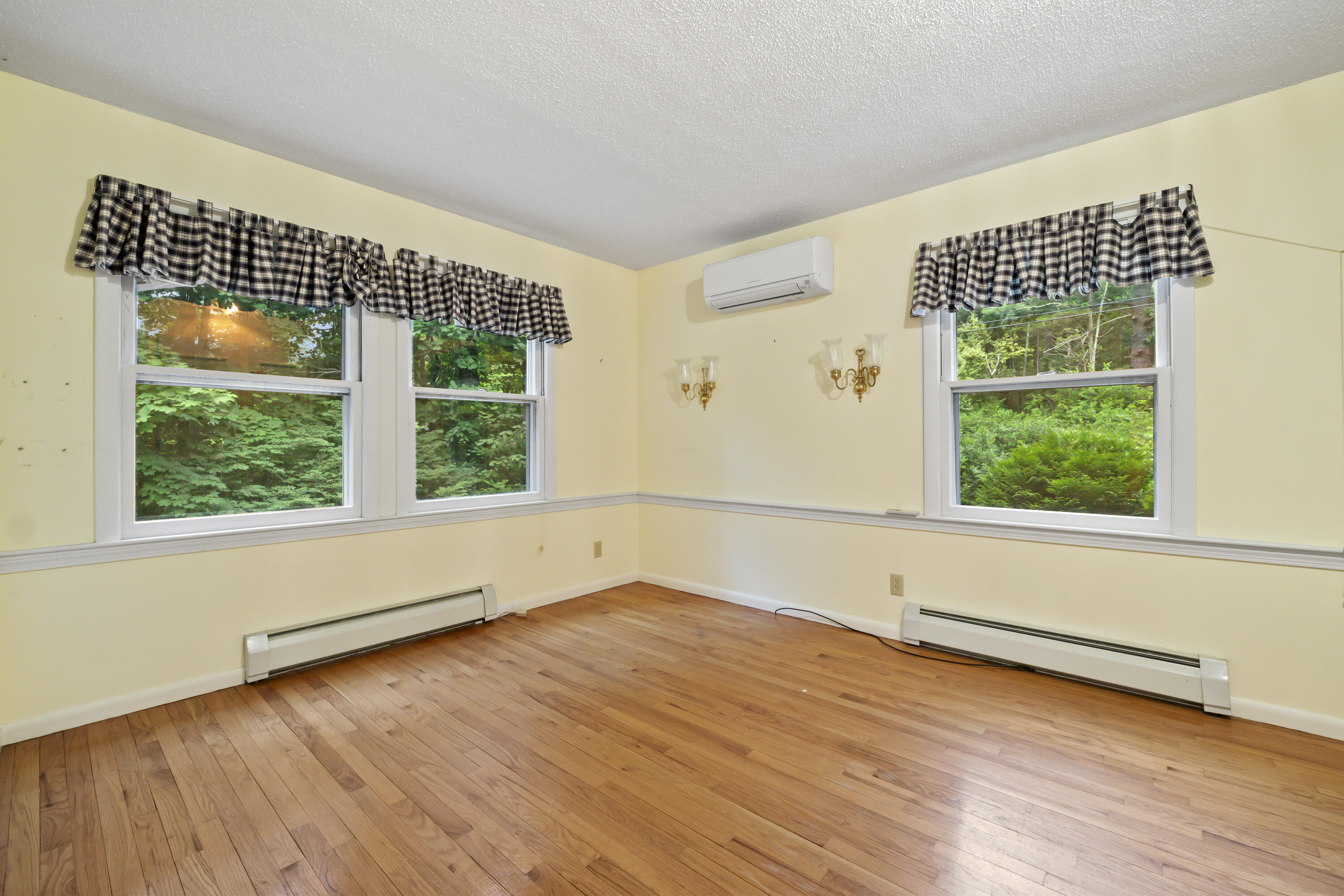 31 Pine Hill Road South Cape Neddick, ME 03902 - Photo 28 of 45 Bedroom 2