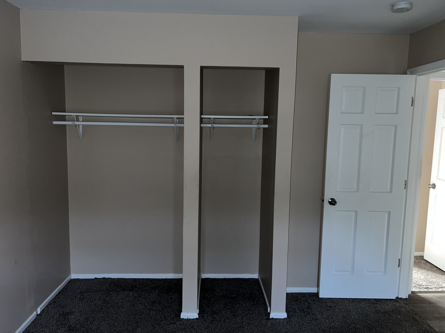 1184 East Merchant Street, Unit 213 Kankakee, IL 60901 - Photo 4 of 6 a view of an empty room