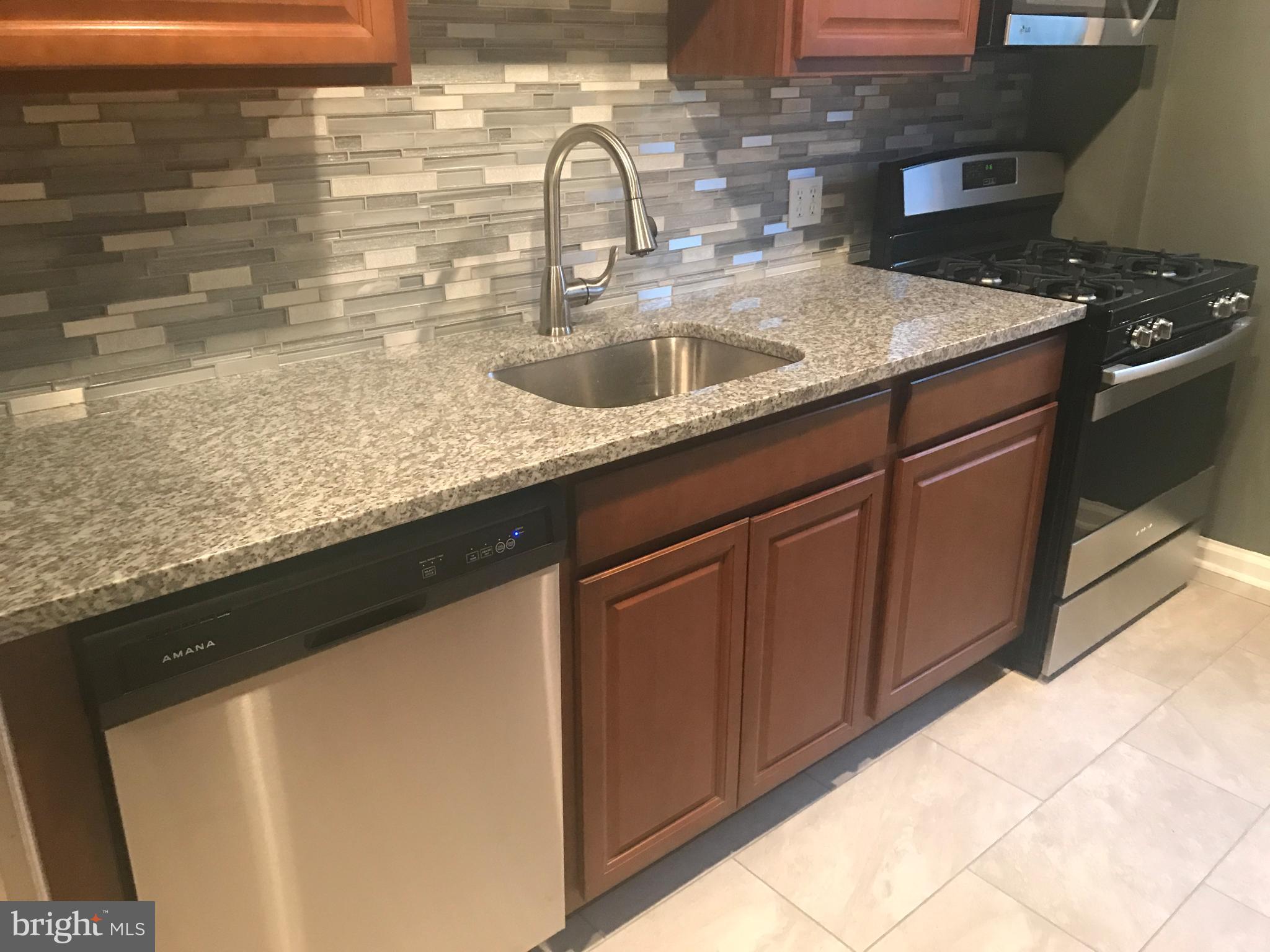 928 Coleridge Road Baltimore, MD 21229 - Photo 3 of 30 Kitchen