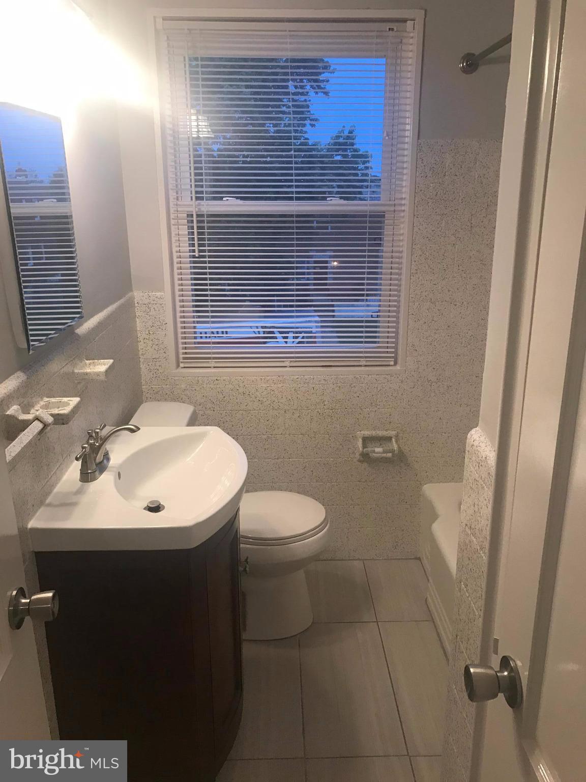 928 Coleridge Road Baltimore, MD 21229 - Photo 23 of 30 Bath