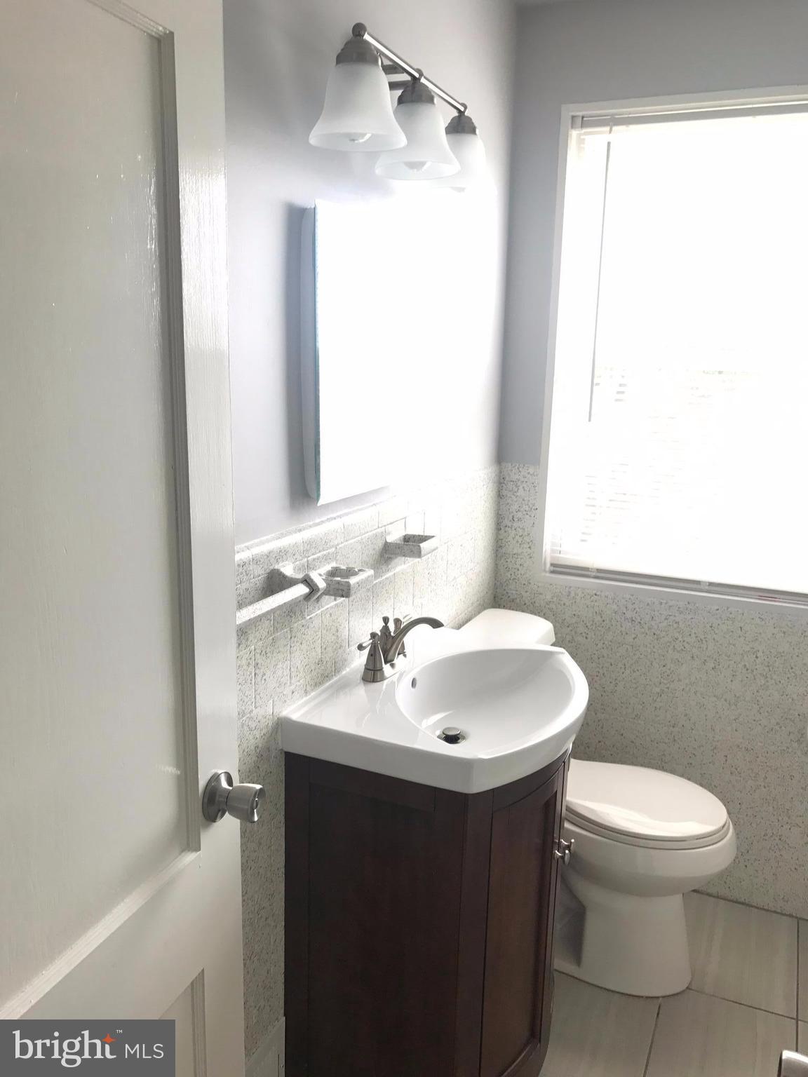 928 Coleridge Road Baltimore, MD 21229 - Photo 28 of 30 Bath