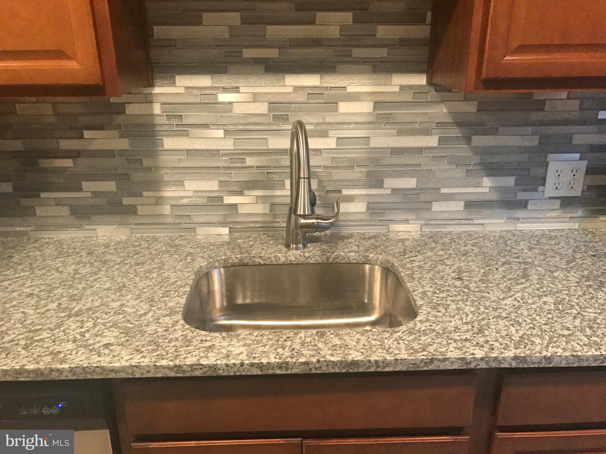 928 Coleridge Road Baltimore, MD 21229 - Photo 5 of 30 Kitchen