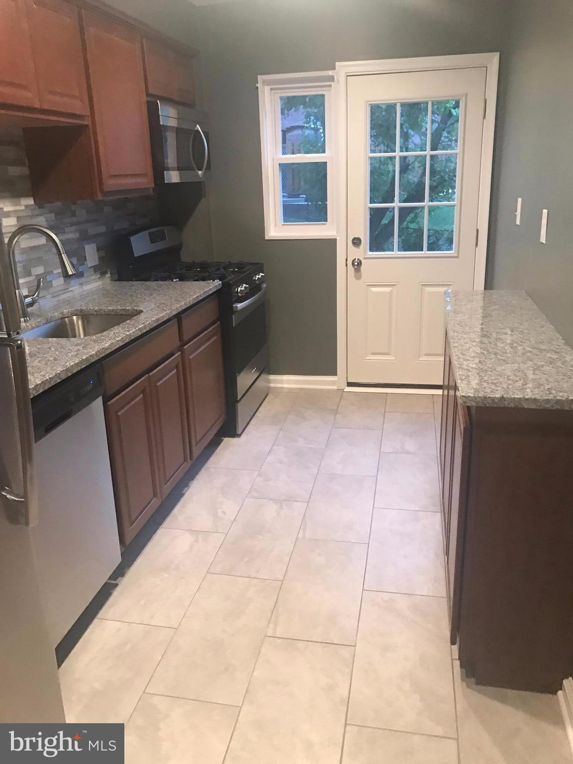 928 Coleridge Road Baltimore, MD 21229 - Photo 7 of 30 Kitchen