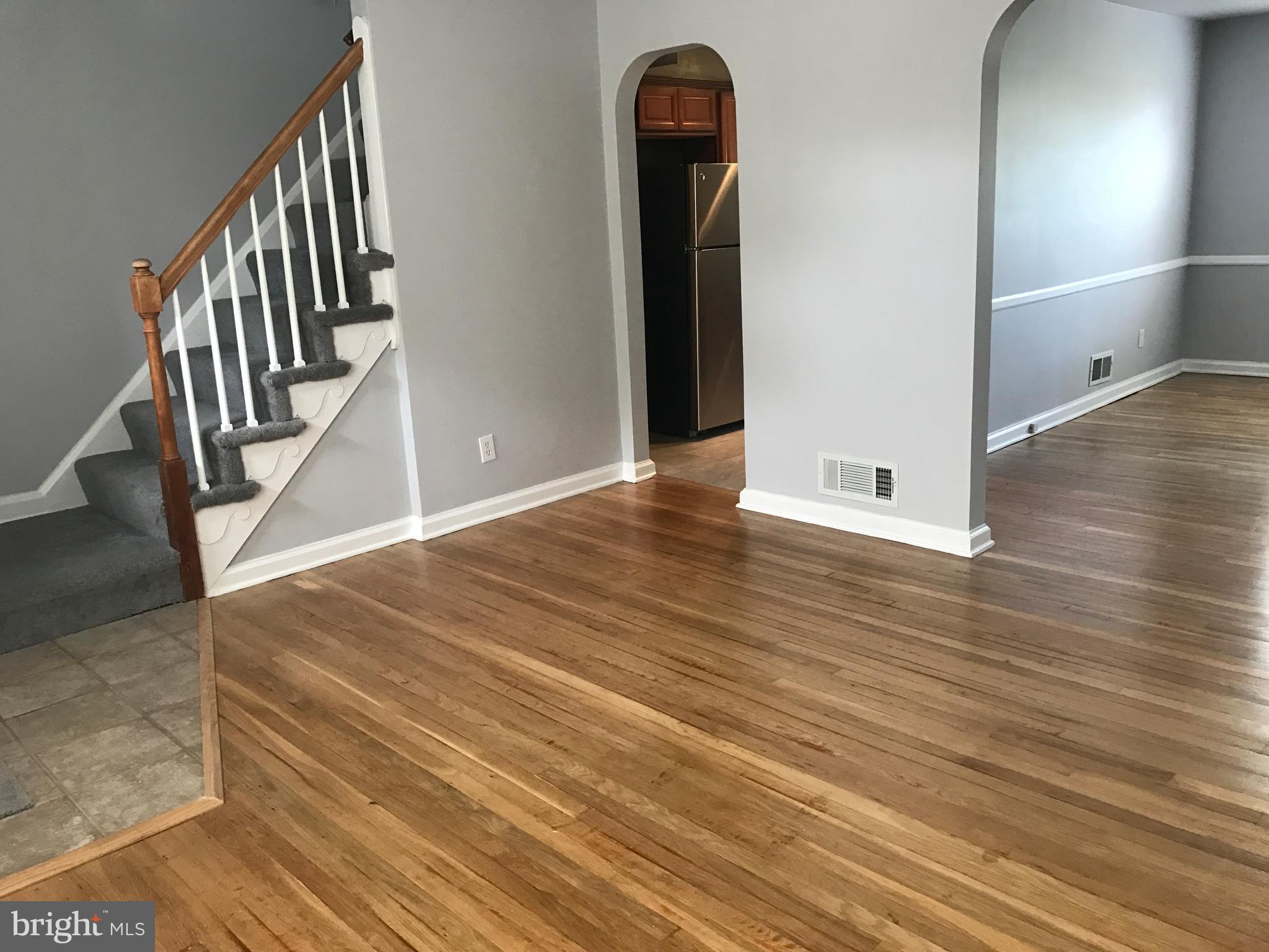 928 Coleridge Road Baltimore, MD 21229 - Photo 9 of 30 Living Room