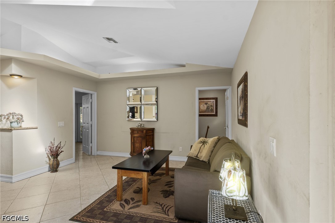640 Desoto Boulevard South Naples, FL 34117 - Photo 5 of 34
