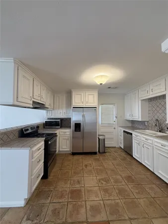 $2,350 | 1234 Gardenia Drive, Houston, TX 77018