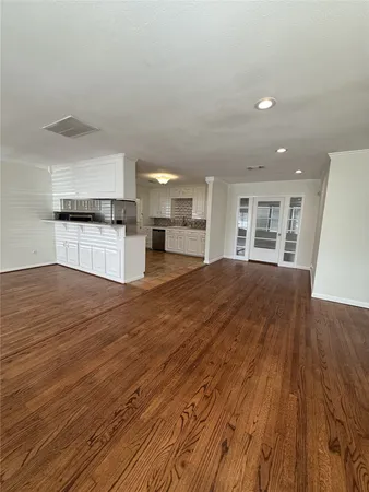 $2,350 | 1234 Gardenia Drive, Houston, TX 77018