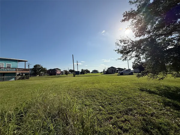 $105,500 | 1013 Canal East, Port Bolivar, TX 77650