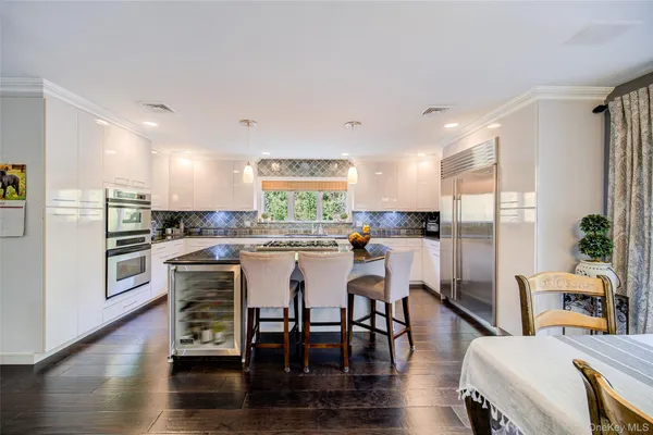 $629,000 | 16 Arapaho Court, Suffern, NY 10901