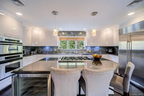 $629,000 | 16 Arapaho Court, Suffern, NY 10901