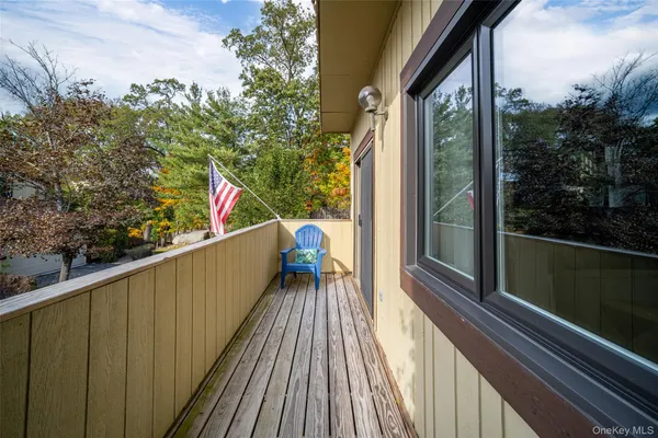 $629,000 | 16 Arapaho Court, Suffern, NY 10901