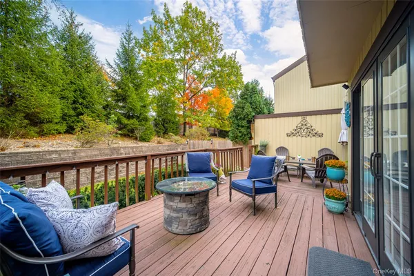 $629,000 | 16 Arapaho Court, Suffern, NY 10901