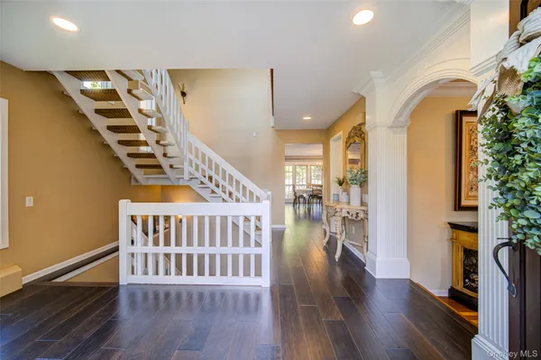 $629,000 | 16 Arapaho Court, Suffern, NY 10901