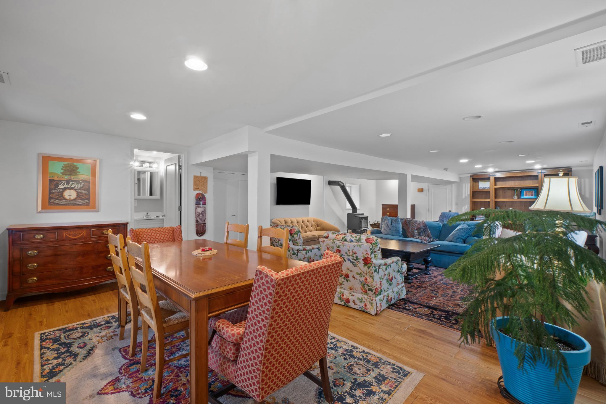 332 Riverside Drive Pasadena, MD 21122 - Photo 27 of 55 Family Room