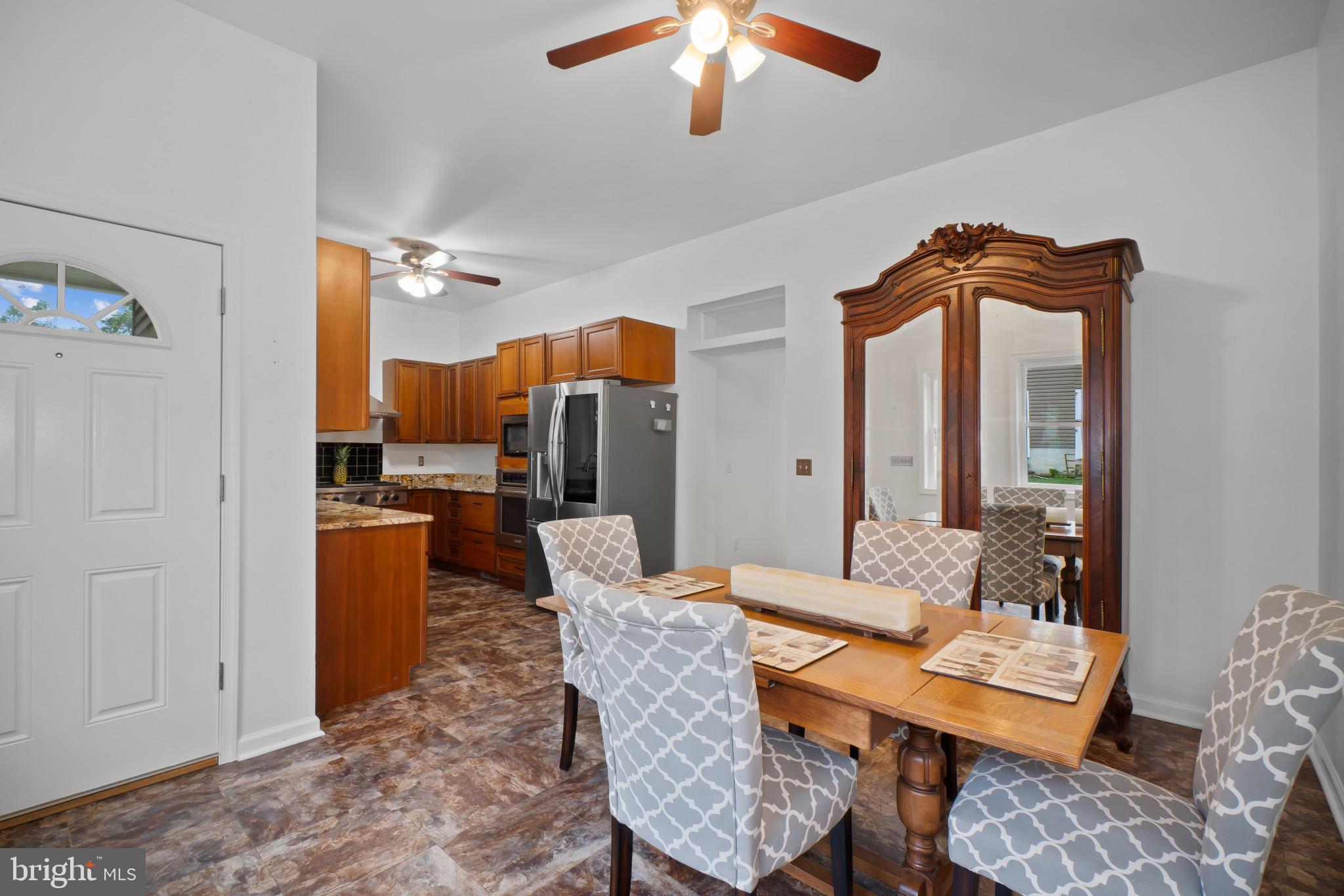 332 Riverside Drive Pasadena, MD 21122 - Photo 8 of 55 Dining Area