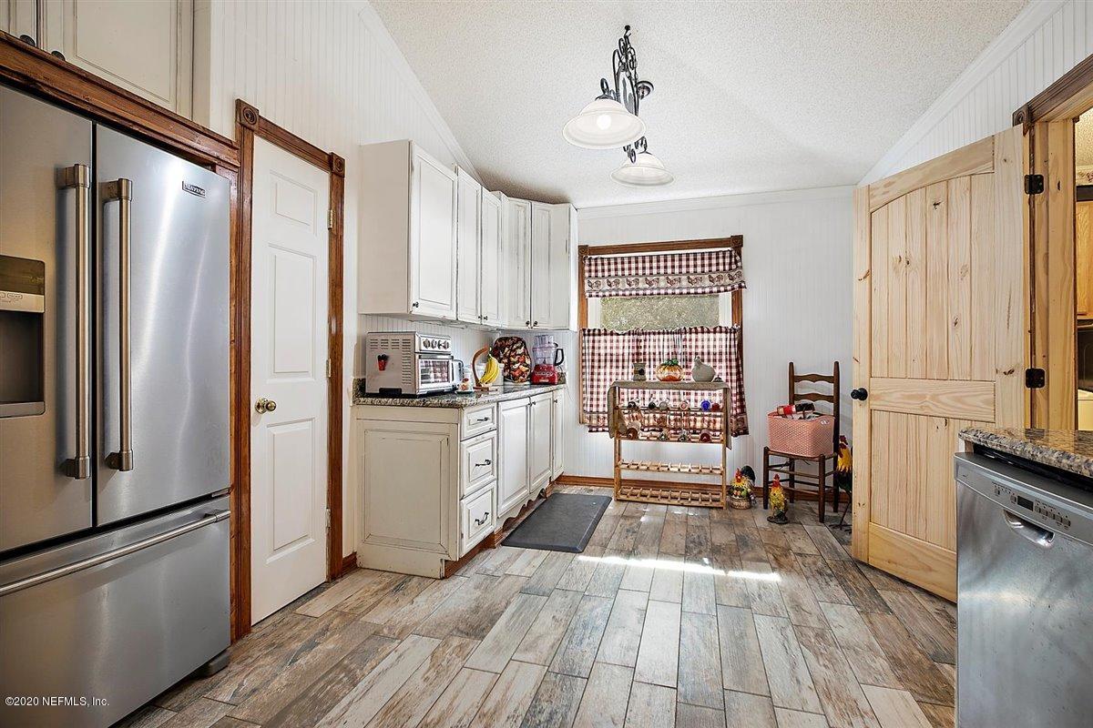 96396 Chester Road Yulee, FL 32097 - Photo 7 of 32 07-Kitchen
