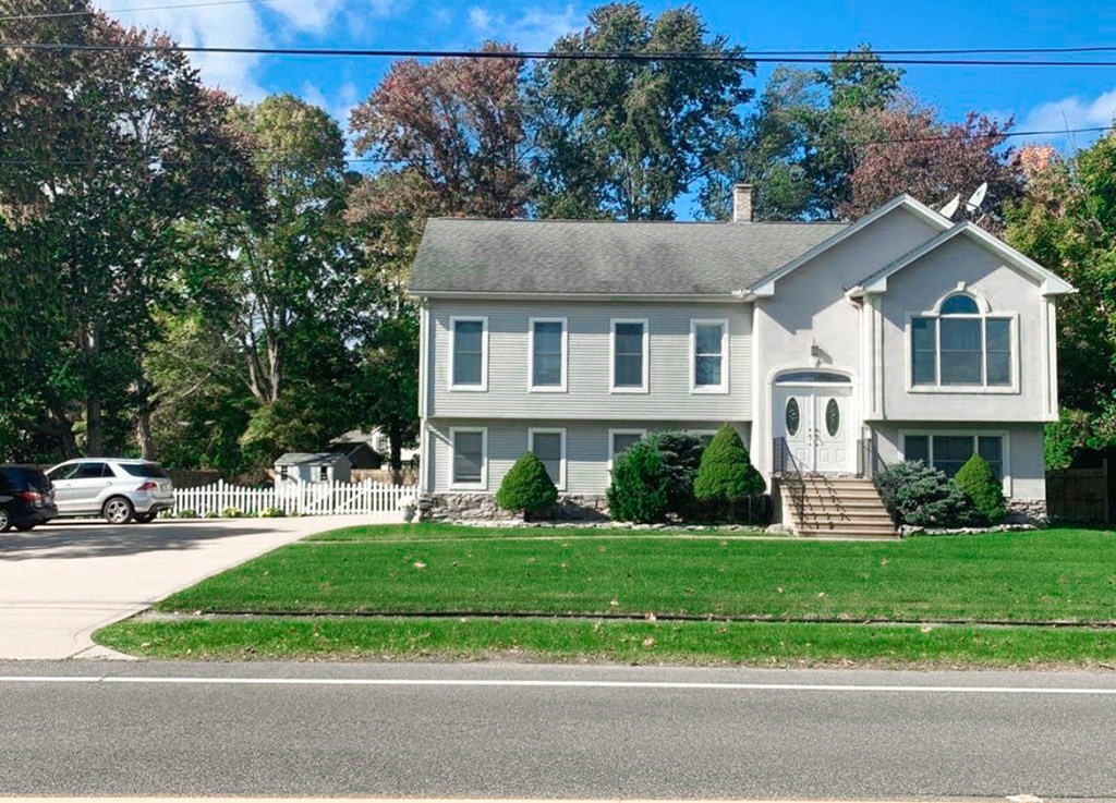 955 River Road Agawam, MA 01001 - Photo 2 of 26 Gallery Image 2