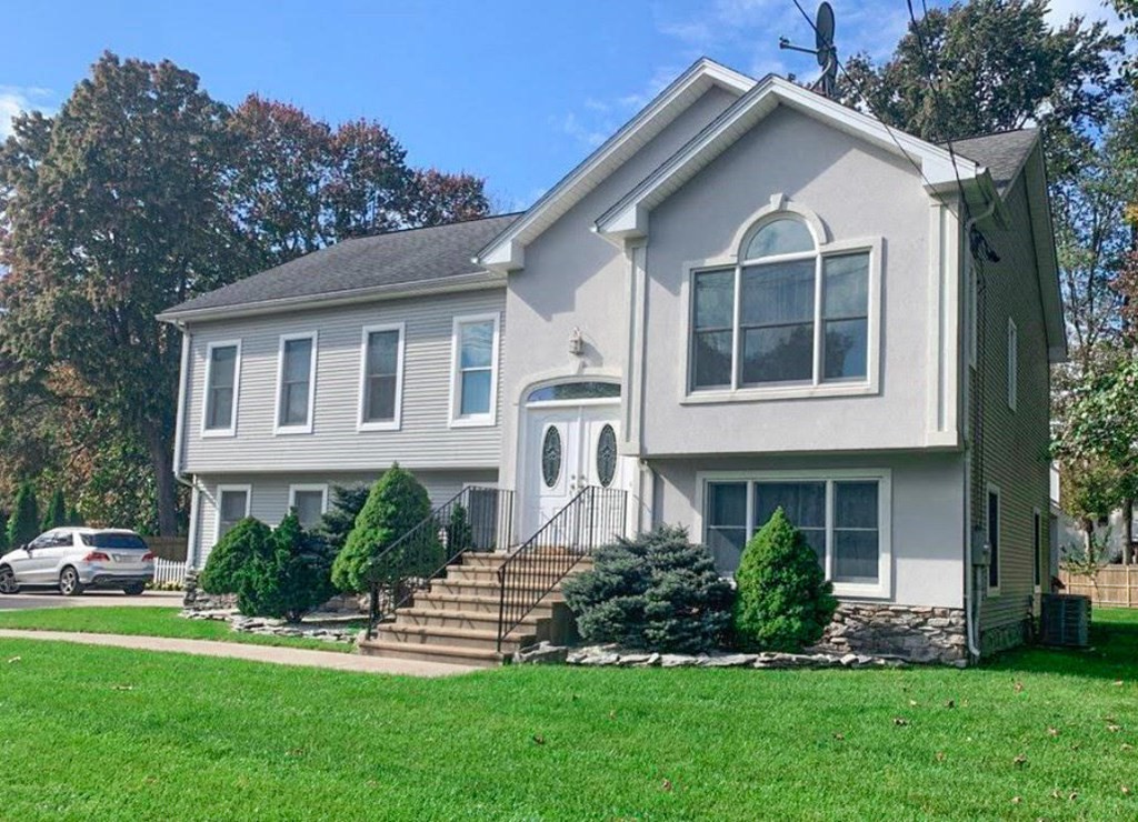 955 River Road Agawam, MA 01001 - Photo 3 of 26 Gallery Image 3