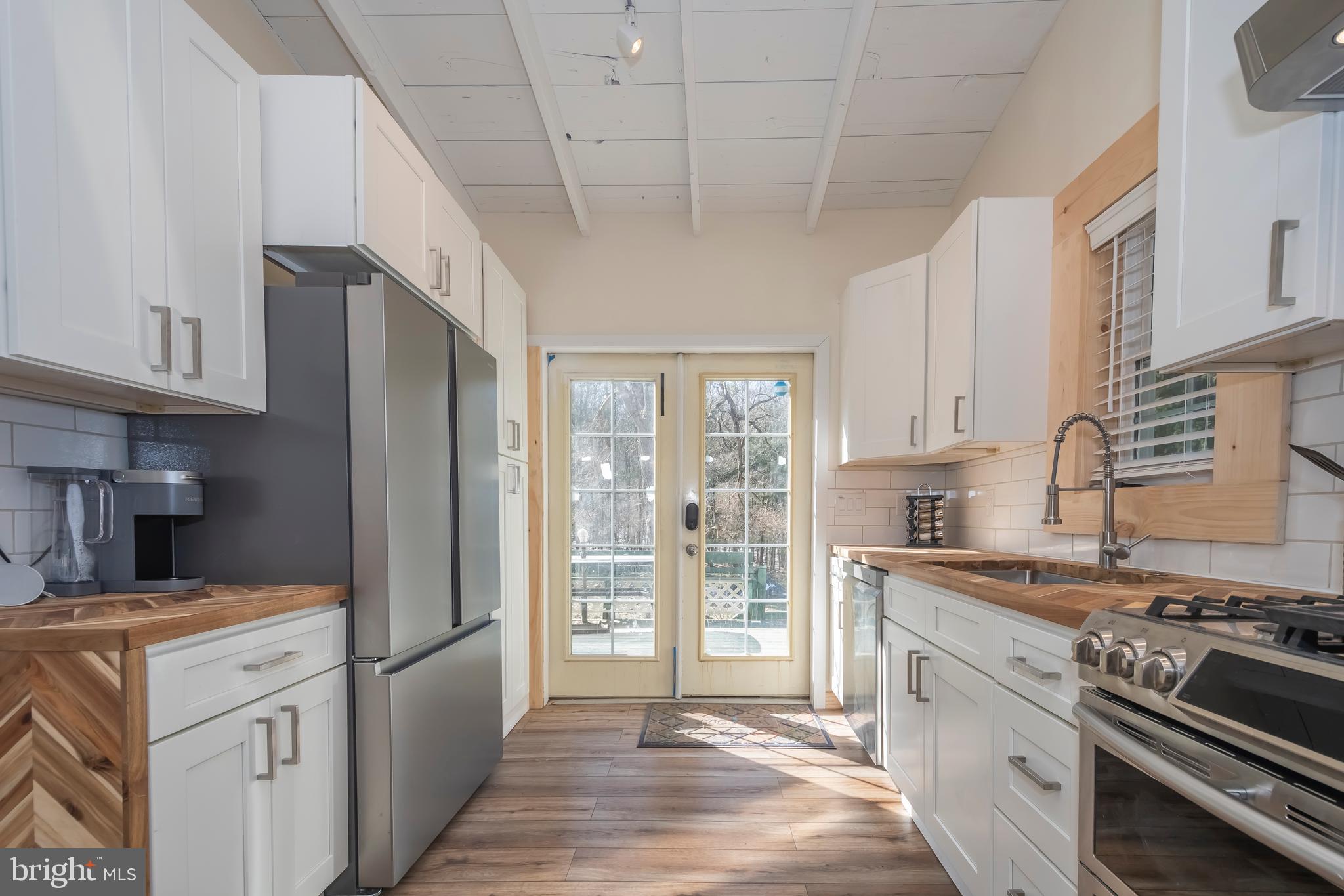 114 Waterwheel Road Oakland, MD 21550 - Photo 7 of 32 Gallery Image 7