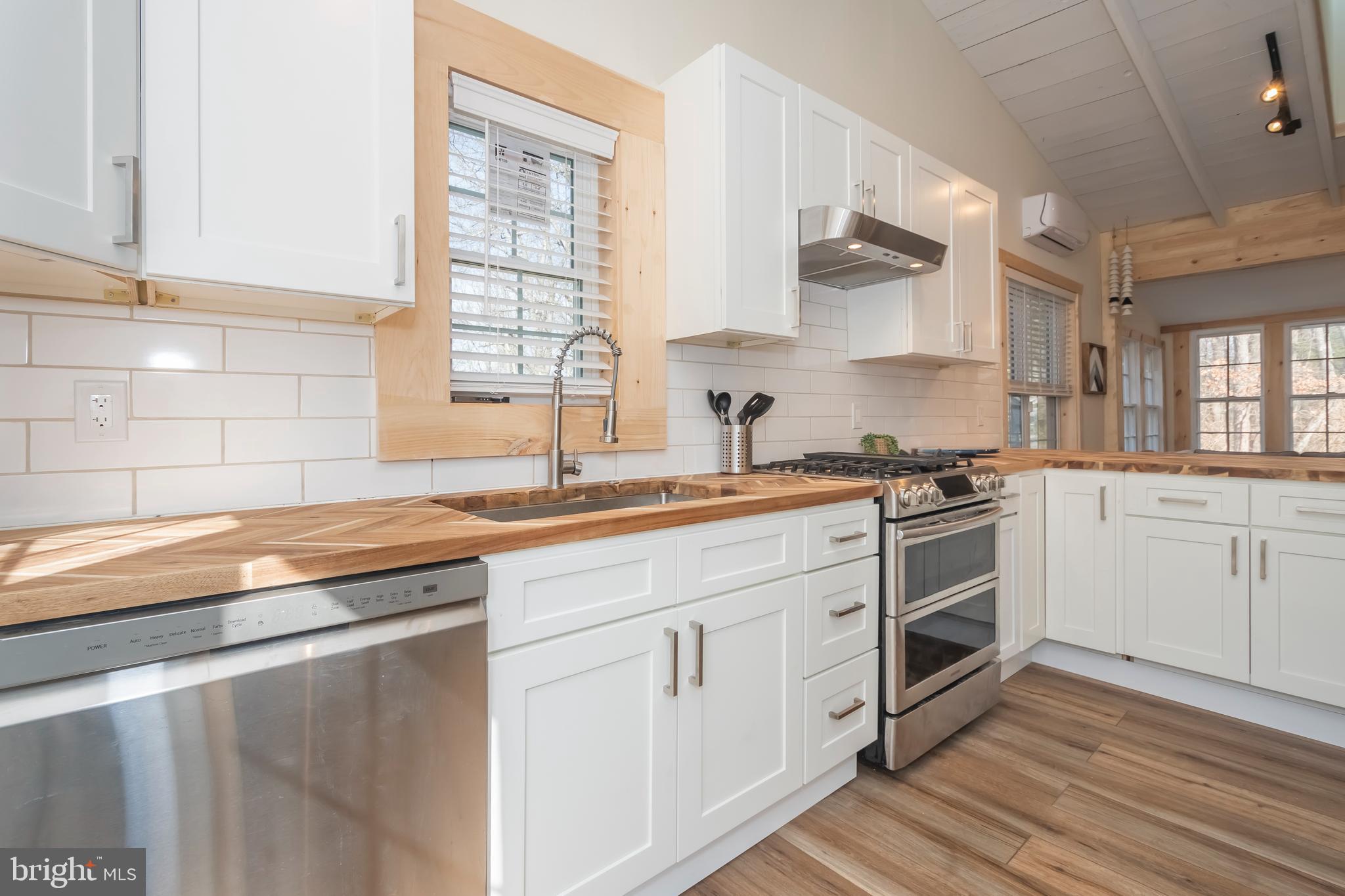 114 Waterwheel Road Oakland, MD 21550 - Photo 8 of 32 Gallery Image 8