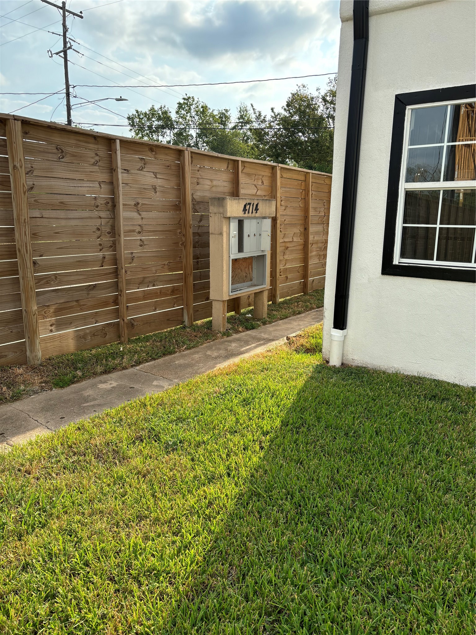 4714 Ward Street, Unit 10 Houston, TX 77021 - Photo 16 of 17 Exterior side