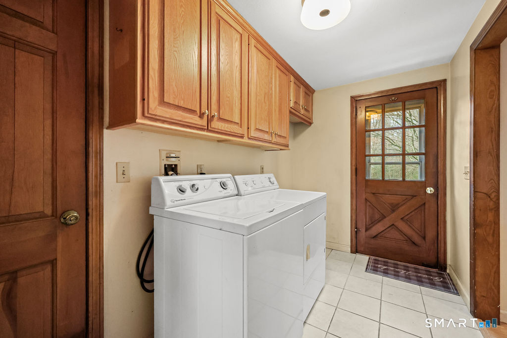 16 Richard Road Simsbury, CT 06070 - Photo 18 of 40