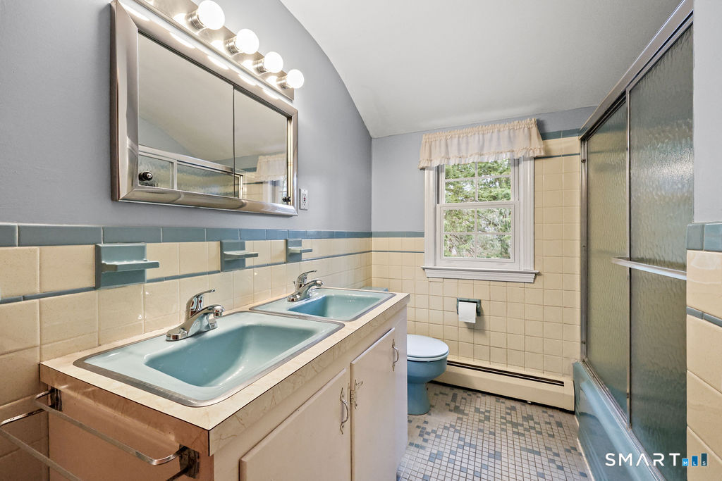 16 Richard Road Simsbury, CT 06070 - Photo 26 of 40