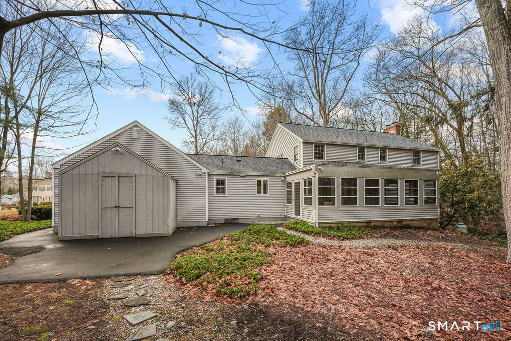 16 Richard Road Simsbury, CT 06070 - Photo 4 of 40