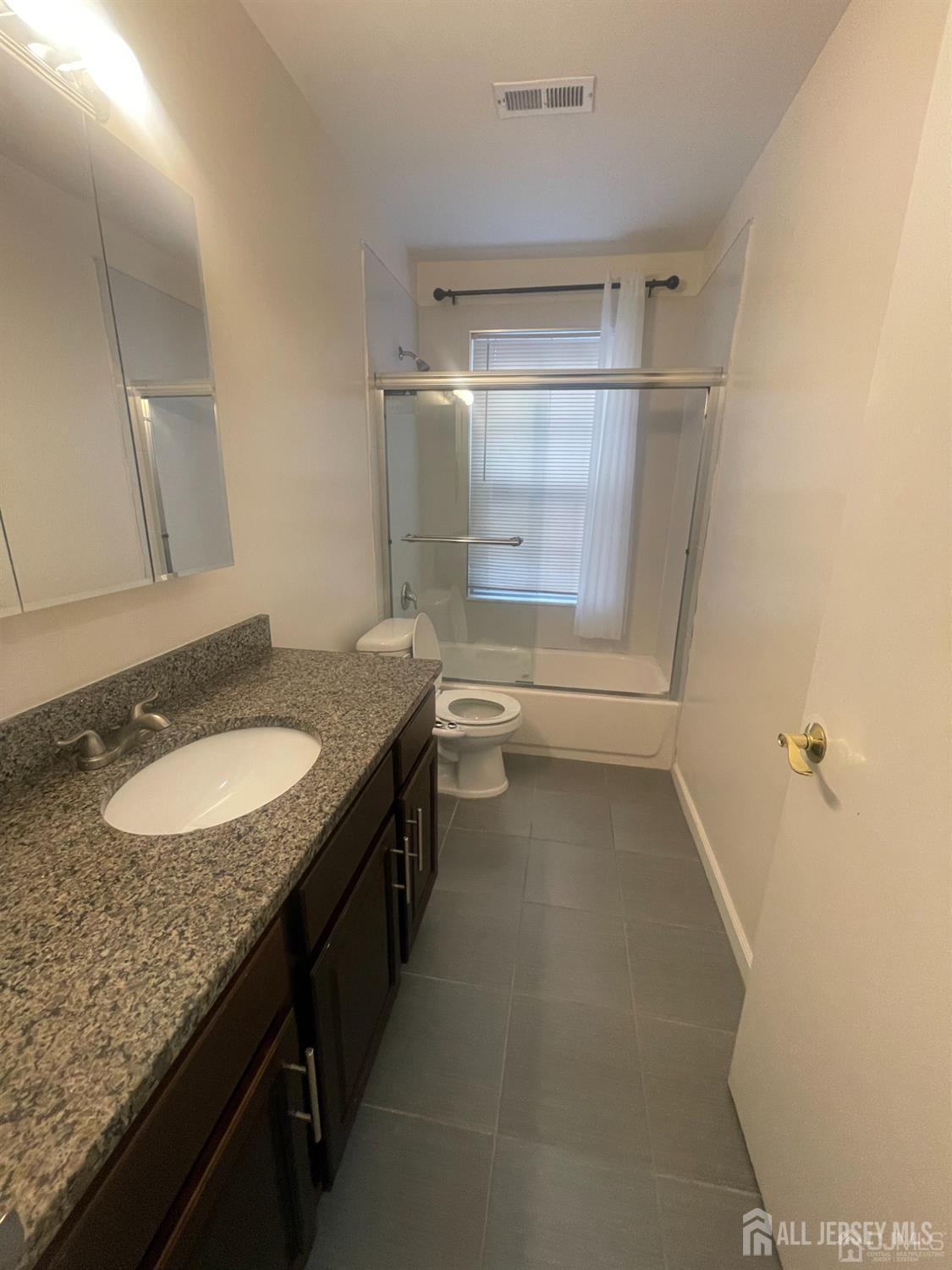 1503 Plymouth Road North Brunswick, NJ 08902 - Photo 19 of 22