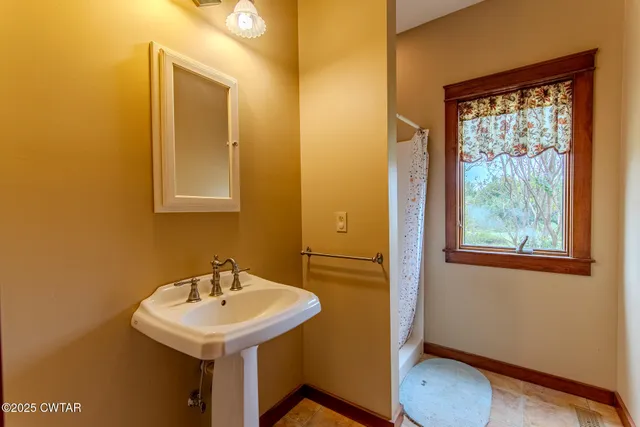 $499,000 | 3554 Shades Bridge Road, Greenfield, TN 38230