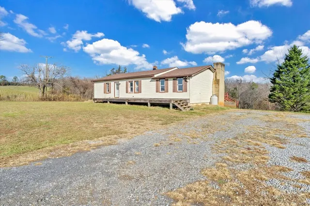 $164,500 | 2744 Pecks Road, Bedford, VA 24523