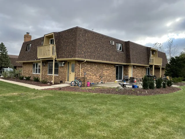 $1,100,000 | 235 Woodrow Avenue, Manhattan, IL 60442