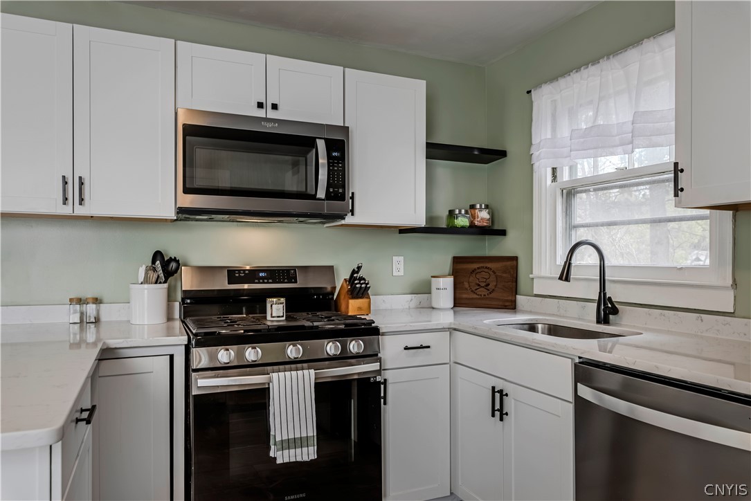 50-74 Wilbur Road New Hartford, NY 13413 - Photo 6 of 37