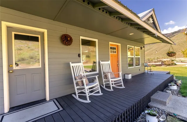 $749,000 | 2081 Highway 153, Carlton, WA 98814