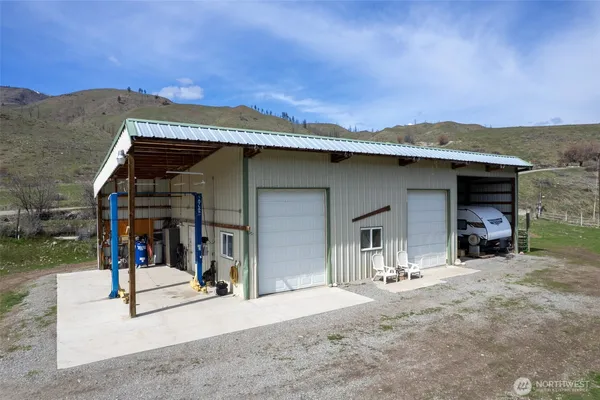 $724,000 | 2081 Highway 153, Carlton, WA 98814