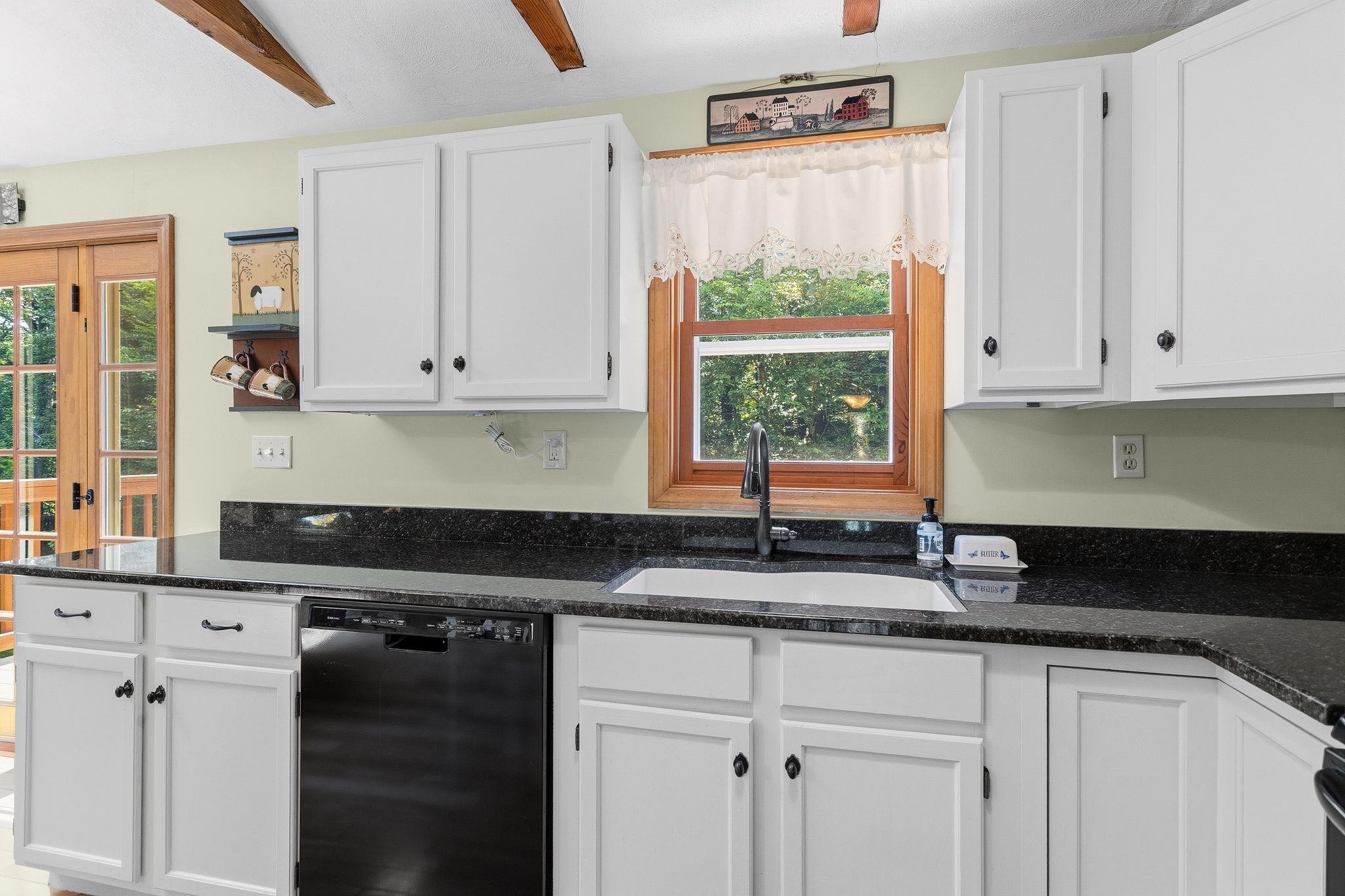 77 Tsienneto Road Derry, NH 03038 - Photo 27 of 57