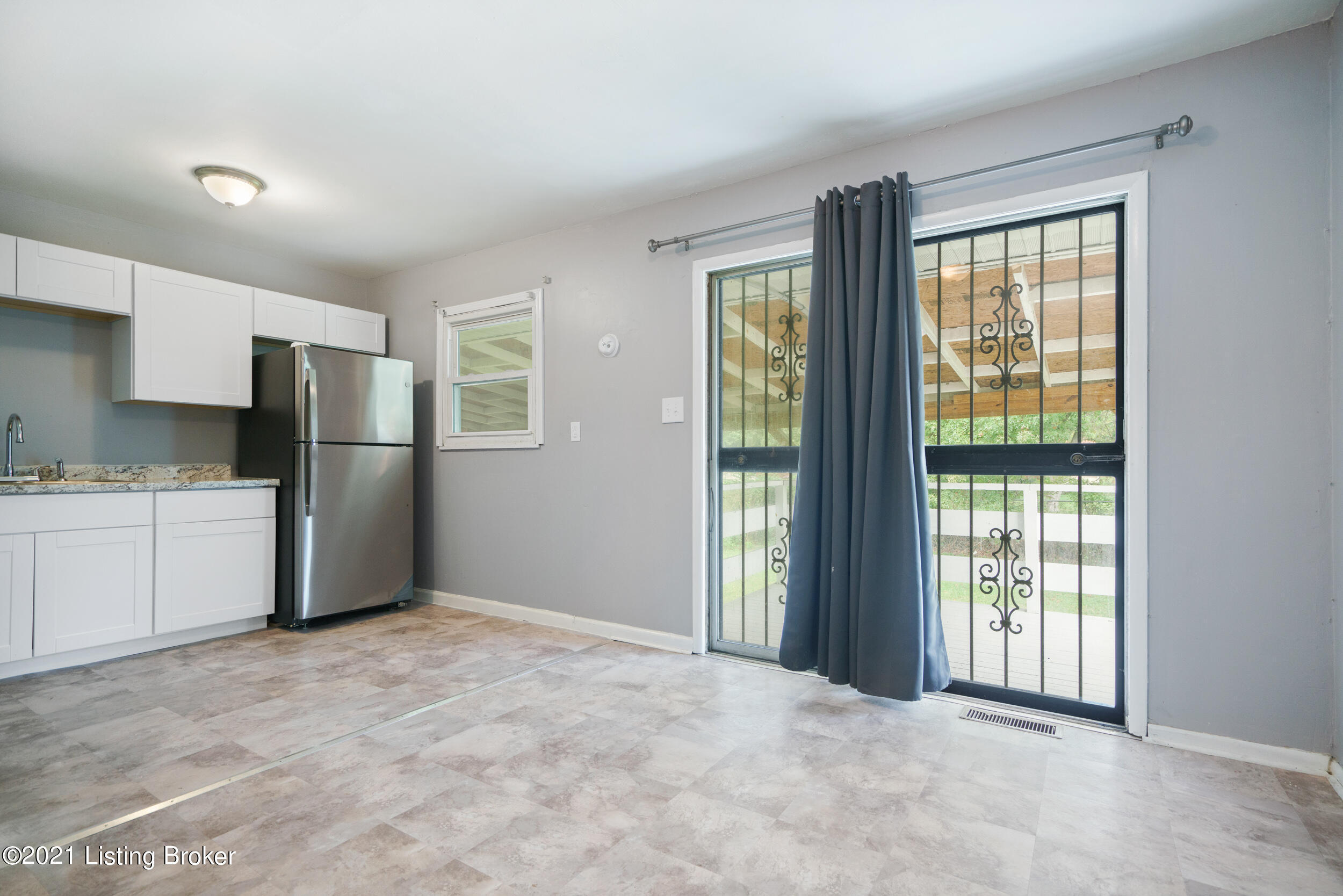 5009 Red Fern Road-16