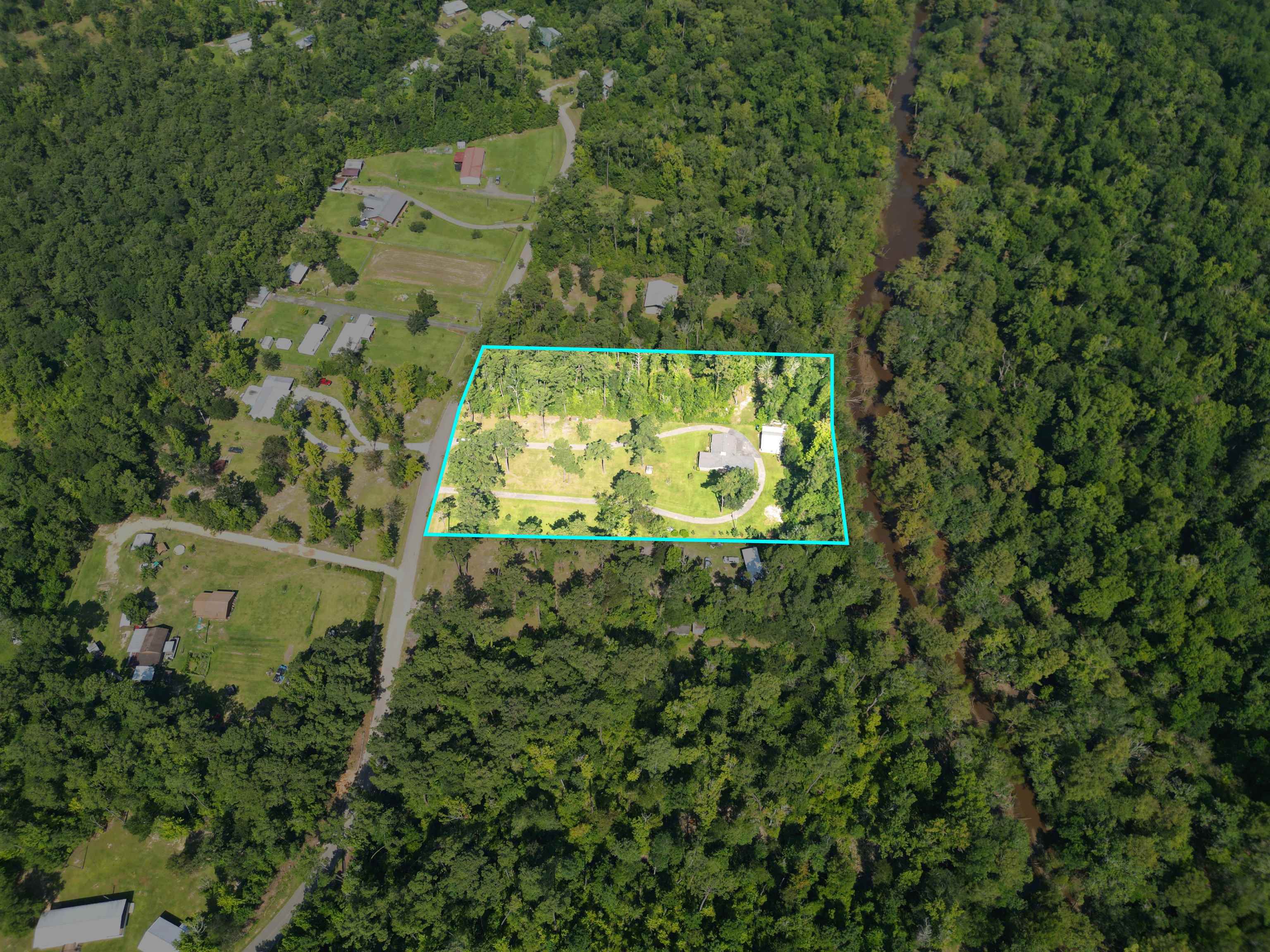 8372 Northwest River Road Bristol, FL 32321 - Photo 3 of 35