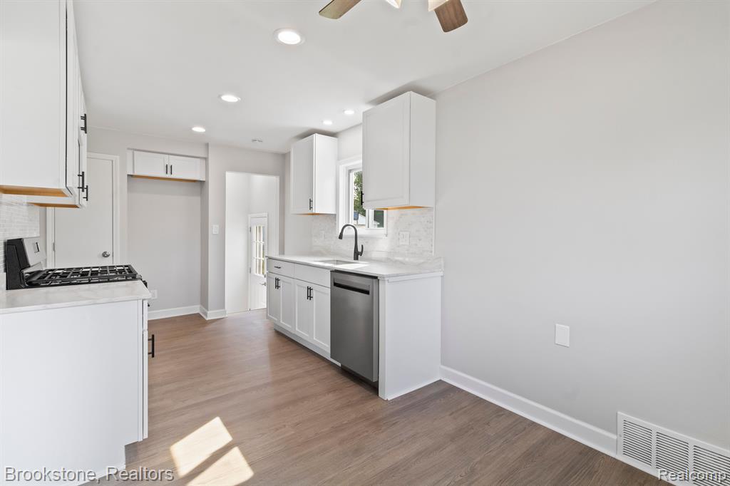 18946 Martin Road Roseville, MI 48066 - Photo 14 of 46 Gallery Image 14