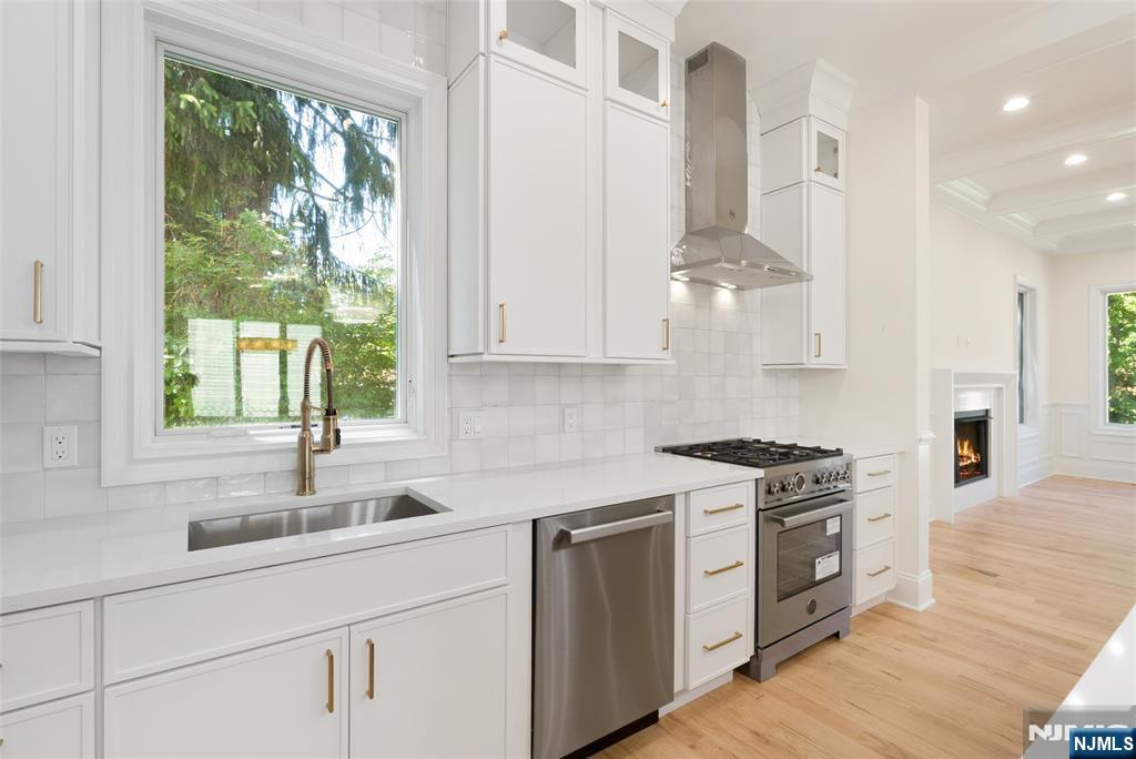 13 Harding Place Livingston, NJ 07039 - Photo 8 of 50