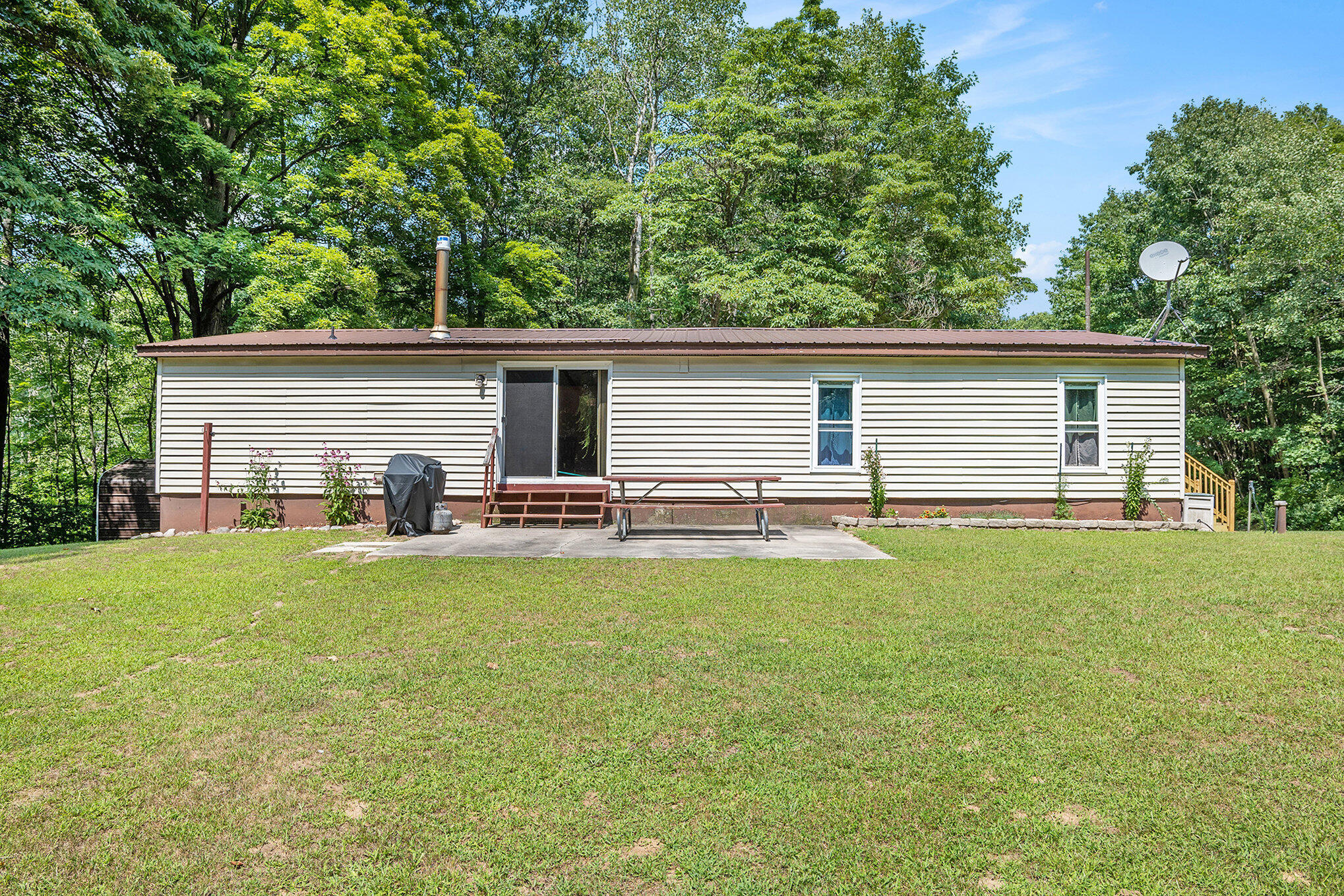 100 22 Mile Road Northeast Sand Lake, MI 49343 - Photo 23 of 31 027_22_mile-41_725