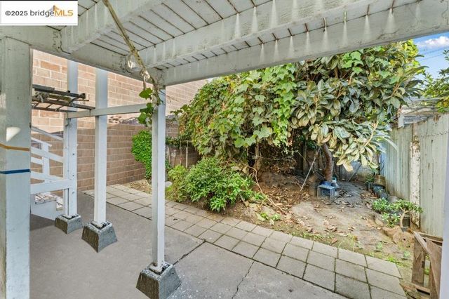 a view of an outdoor space