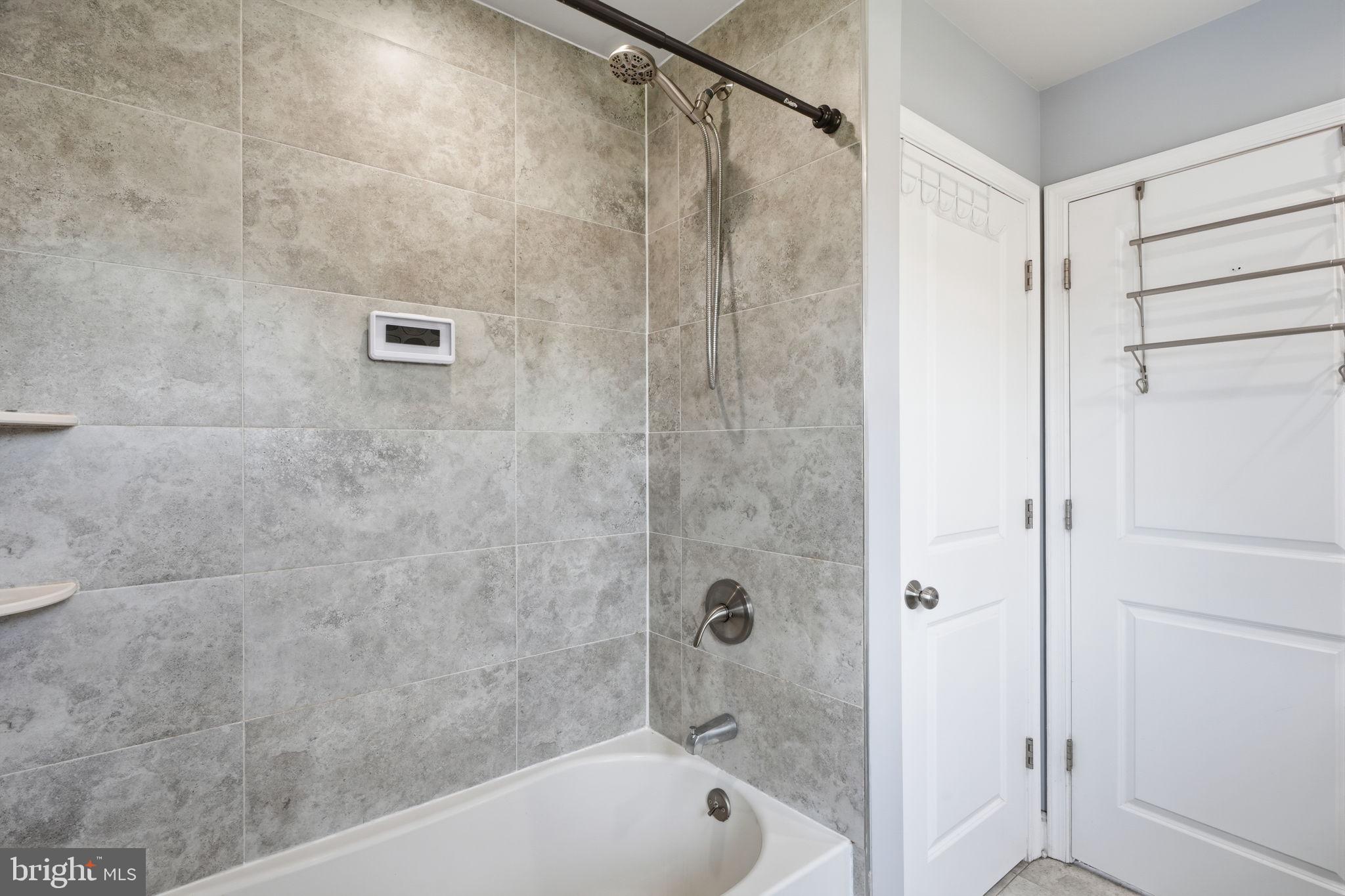 24 Idolstone Road Levittown, PA 19057 - Photo 22 of 44