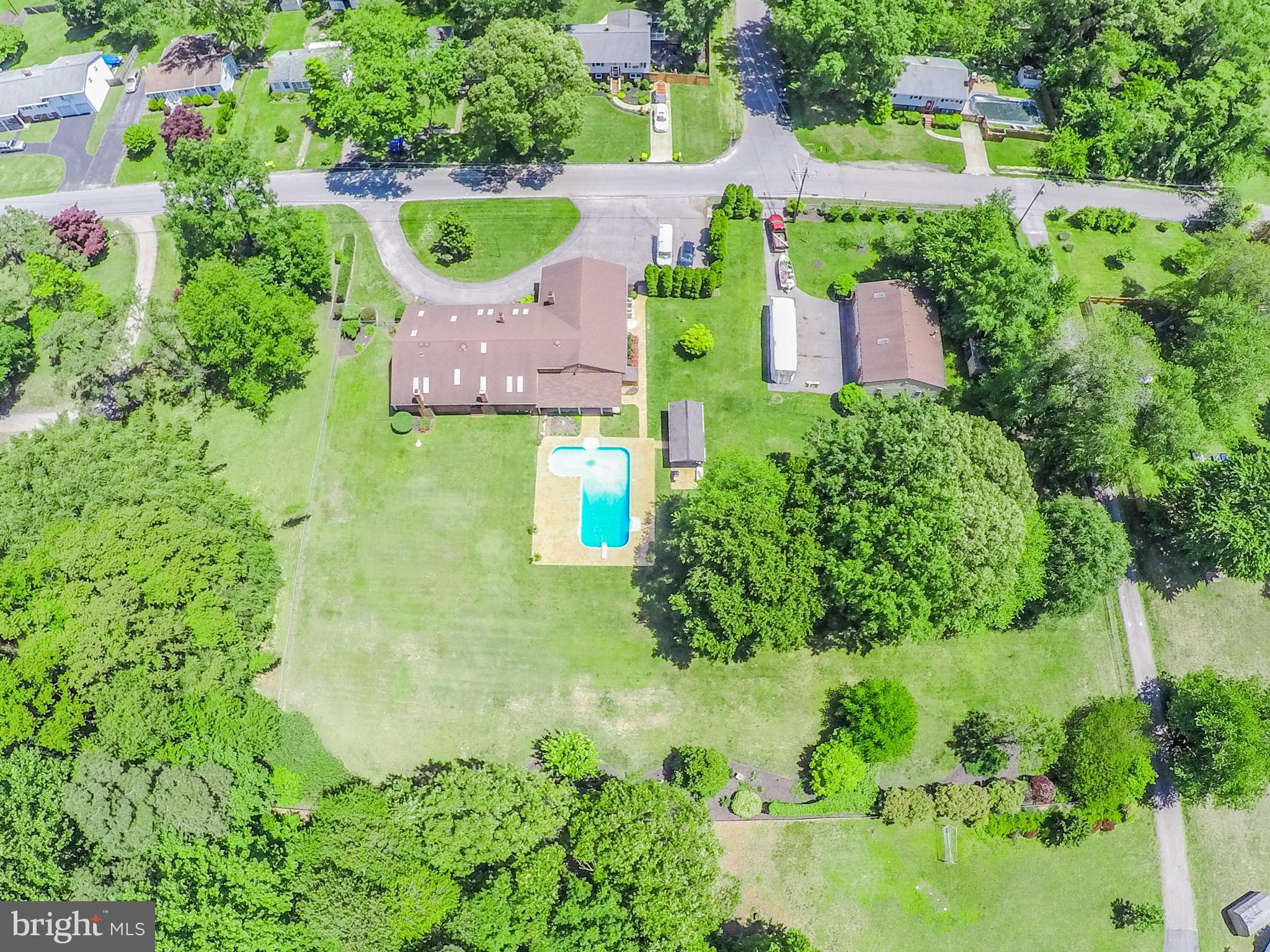 210 Brookfield Road Pasadena, MD 21122 - Photo 4 of 58