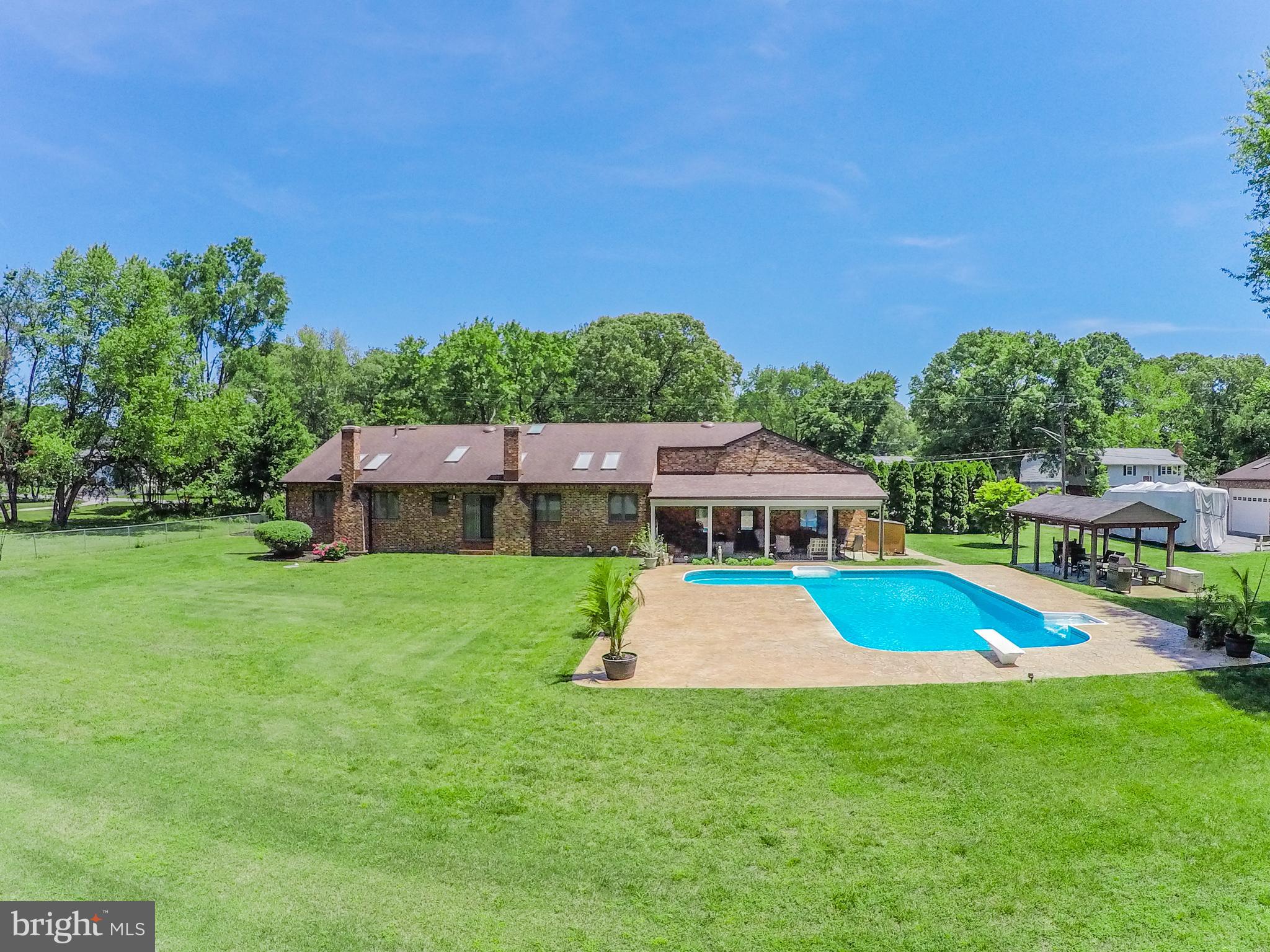 210 Brookfield Road Pasadena, MD 21122 - Photo 6 of 58