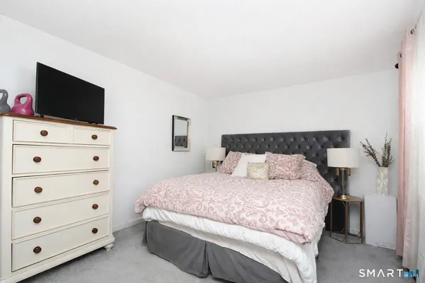 $239,900 | 20 A Seymour Street, Windsor, CT 06095