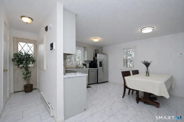 $239,900 | 20 A Seymour Street, Windsor, CT 06095