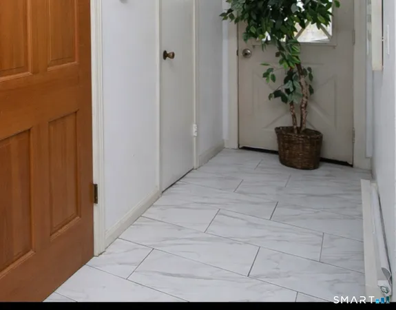 $239,900 | 20 A Seymour Street, Windsor, CT 06095