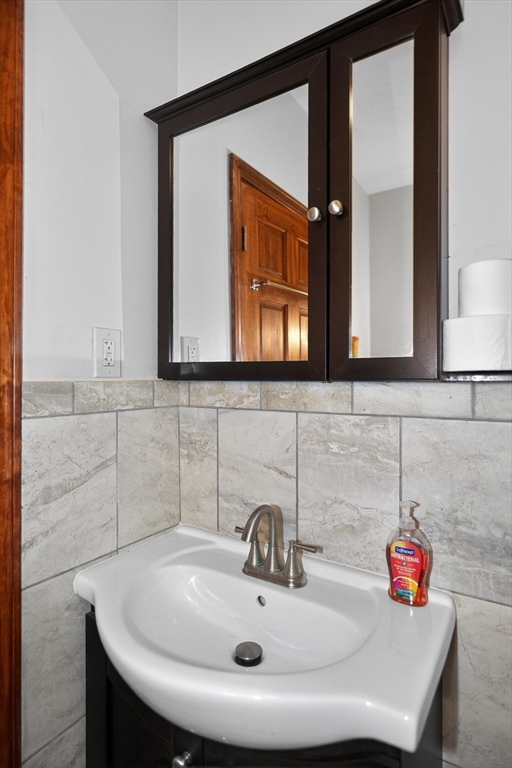 1 Glendale Road Hudson, MA 01749 - Photo 16 of 42